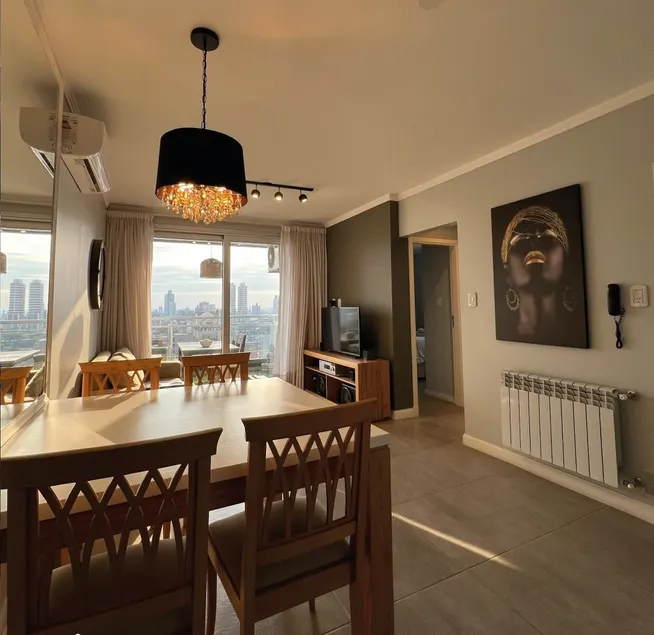 Premium apartment, free garage, excellent location - Image 1