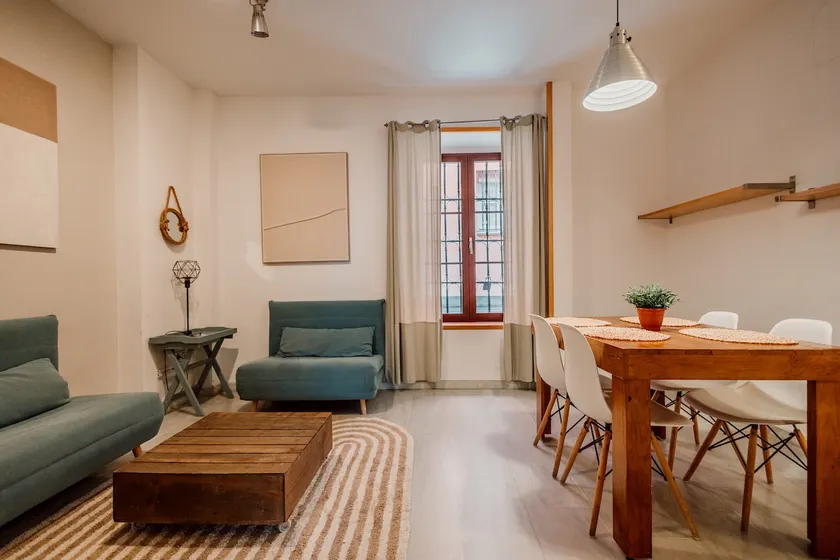 Cozy and central A - Image 1