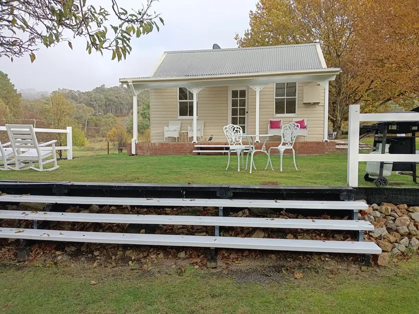 Old Oak Tree Cottage - Image 1
