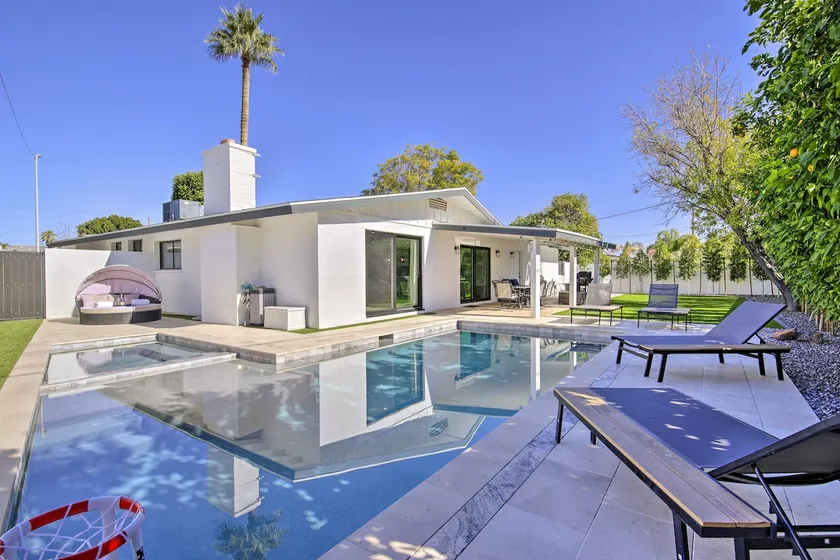 Families Welcome! Scottsdale Gem w/ Pool & Jacuzzi - Image 1