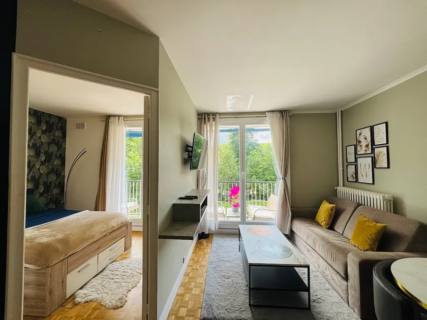 Near Palace of Versailles + balcony + free parking - Image 1