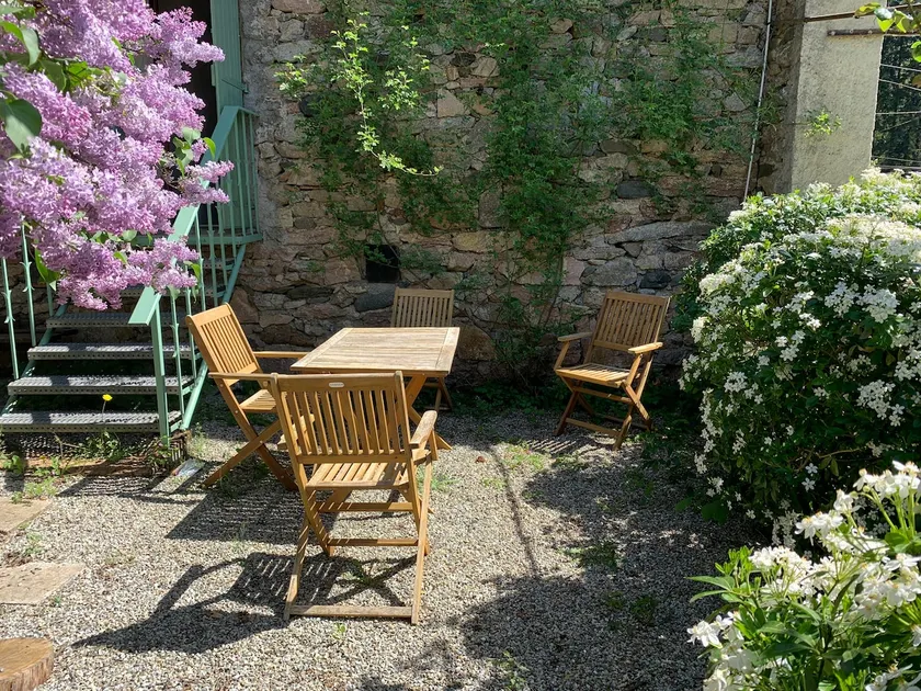 Enchanting hamlet house, riverside garden. - Image 1