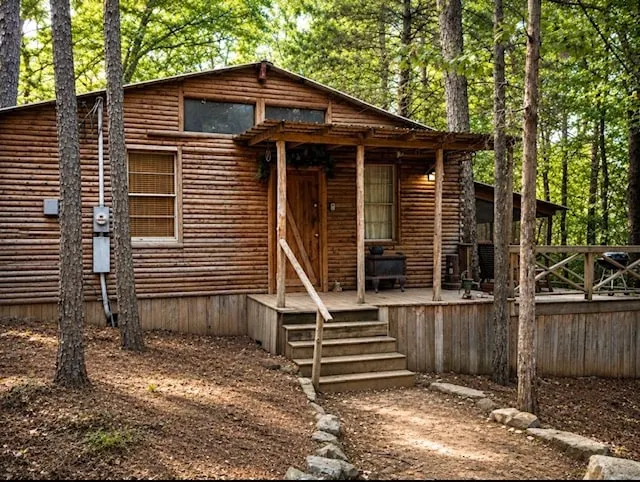 Little Piney Cabin at the Foothills of Petit Jean Mountain. Close to State Park - Image 1