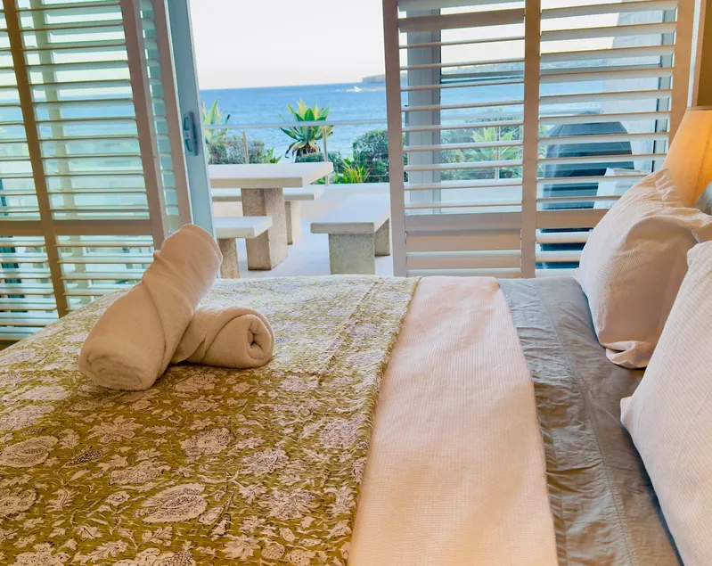 Clovelly lux Beachfront | 25m to Ocean • Sleeps 6 - Image 1