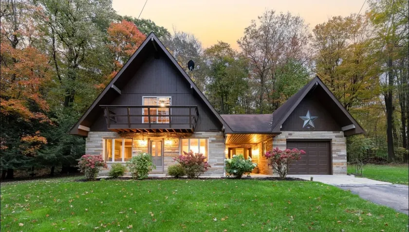 Getaway Chalet | Fire Pit, Near Lake & Ski Resorts - Image 1