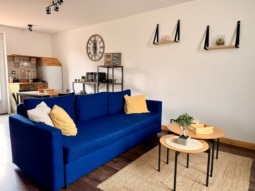Peaceful apartment with garden - Image 1
