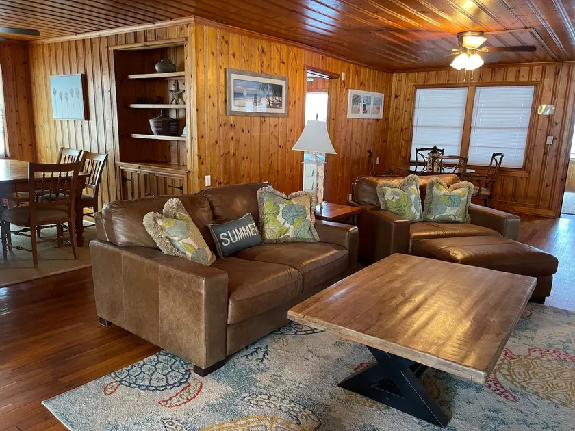 4BR North Myrtle Beach Turtle Cove | Walk to Beach - Image 1