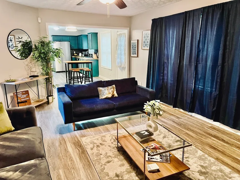 Peaceful Spacious 4BR Home Near Atlanta - Image 1