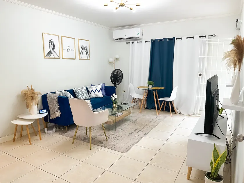 Cozy 1‑BR w/ Pool • Steps from US Embassy - Image 1