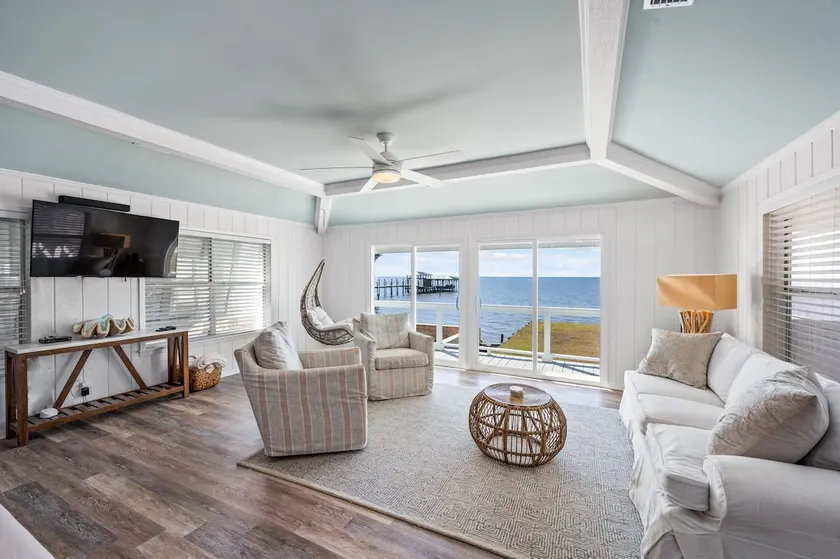 The Cottage in Fairhope - Water & Wood Properties - Image 1