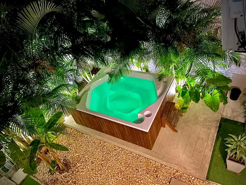 Gallery Beach Home Jacuzzi Jacuzzi Hockey & Billiards - Image 1