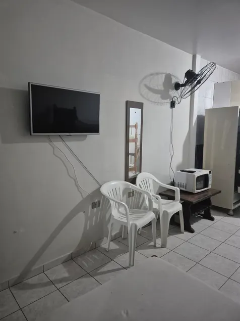 Small kitchen in a gated community in Matinhos - Image 1