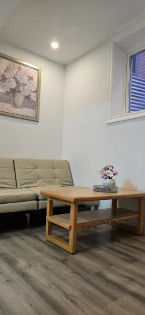 CozyStay in Brampton - Image 1
