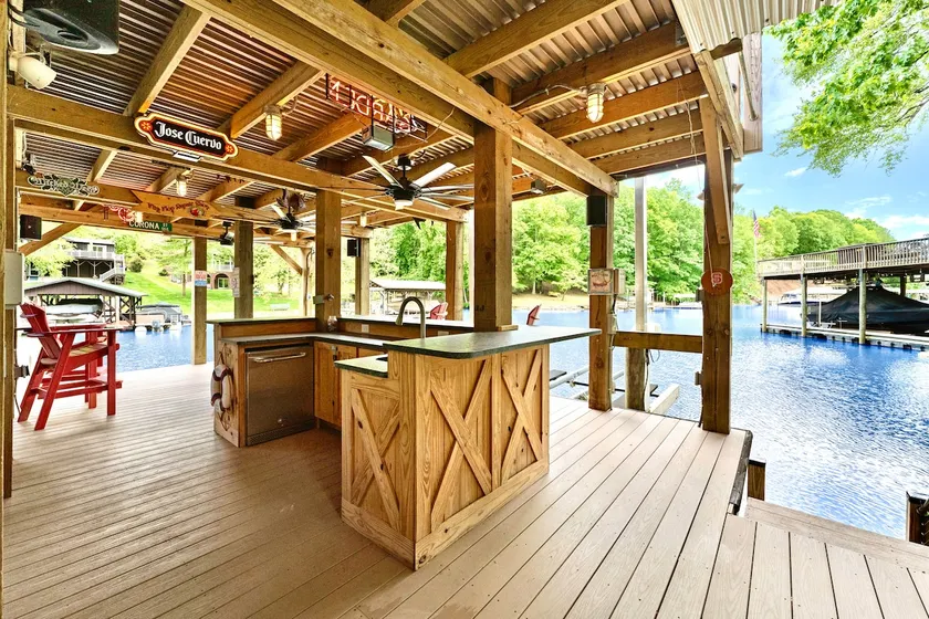 Shady Shoals - Lakefront; Quiet Cove; Huge Dock; Pool Table; Walk to State park - Image 1