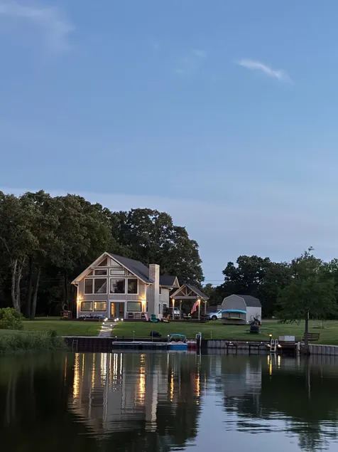 Scenic Cove, Fishing & Kayaks on Cedar Creek Lake - Image 1