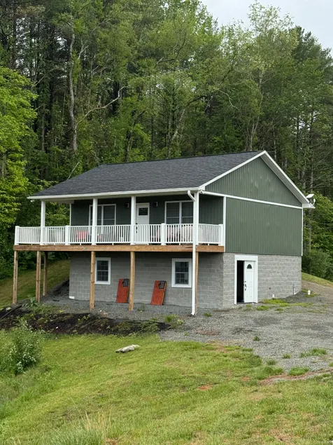 RiverView Cozy Cabin - Image 1