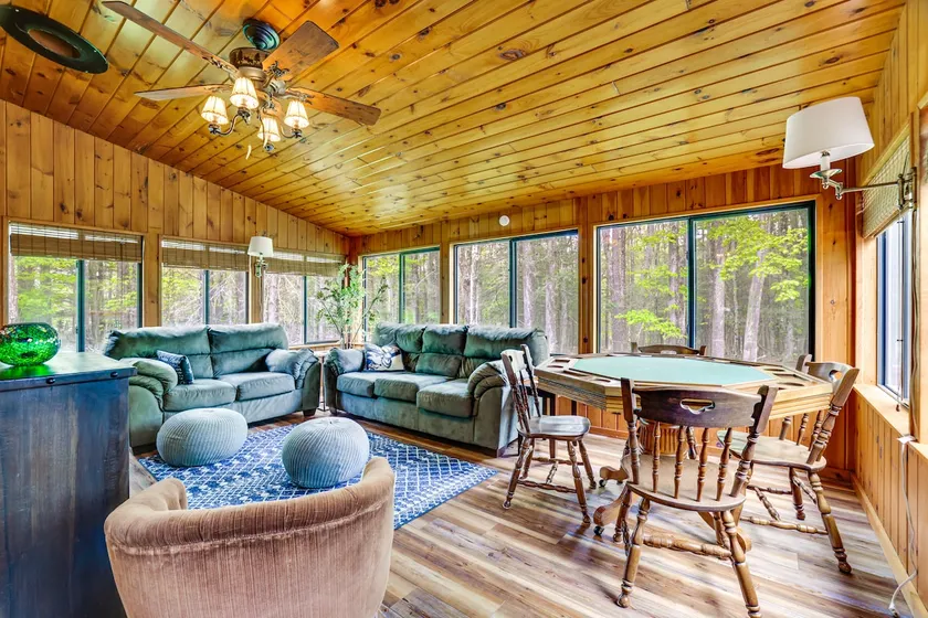 Peaceful Wooded Retreat at Lake Wallenpaupack! - Image 1