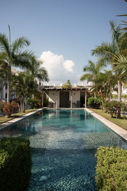 Cozy apartment with a pool - Image 1