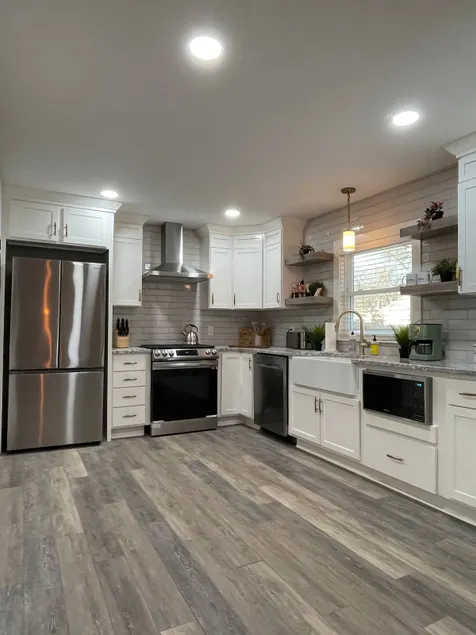 Freshly-remodeled, dog-friendly Westwood charmer! - Image 1