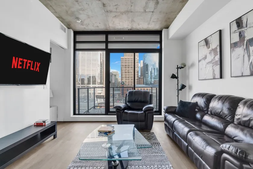Executive & Industrial 1Bed • City Views • Central - Image 1