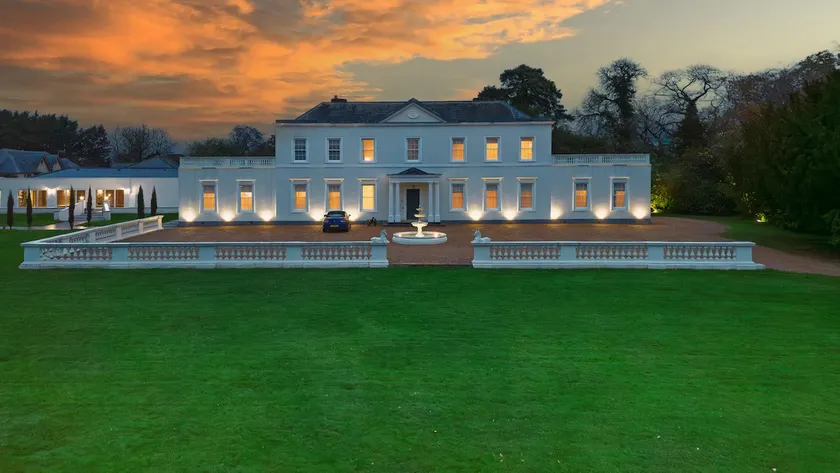 Luxury Essex Mansion-Pool-Spa-Tennis-on 52 acres - Image 1