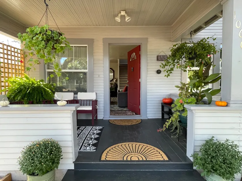 Vibrant Light and Art Filled Classic Bungalow - Image 1