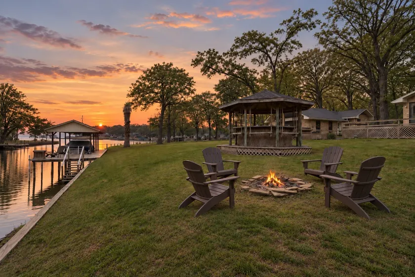 Cedar Creek Lakefront | Dock, Fire Pit, 2 Homes - Image 1