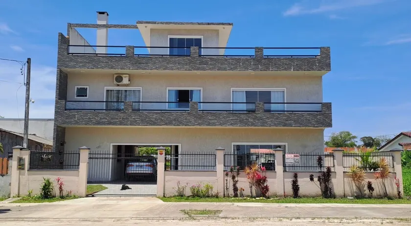 Family home for rent - Image 1