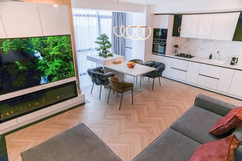 White Residence - Image 1