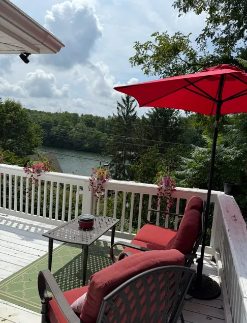 Lake Home - Image 1