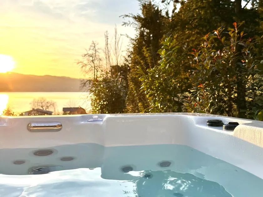 Whirlpool & Seeblick · Terrasse · Sunset - Image 1