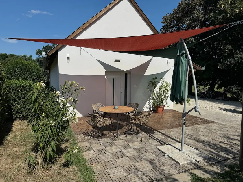 Magnolia - Image 1