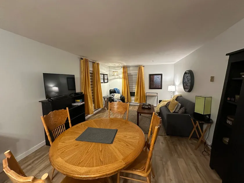 Lovely 2 Bedrooms loft in Downtown Dalhousie - Image 1