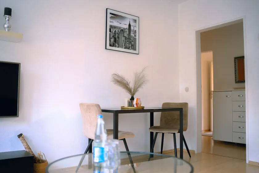 City apartment with city park view - Image 1