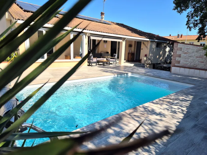 Caza Alzina – Family Villa with Pool, Garden, and A/C - Image 1