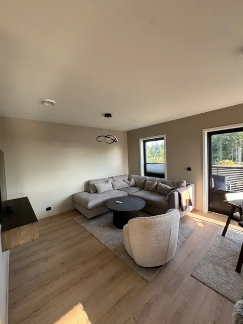 Modern apartment in Sandensheia - Image 1