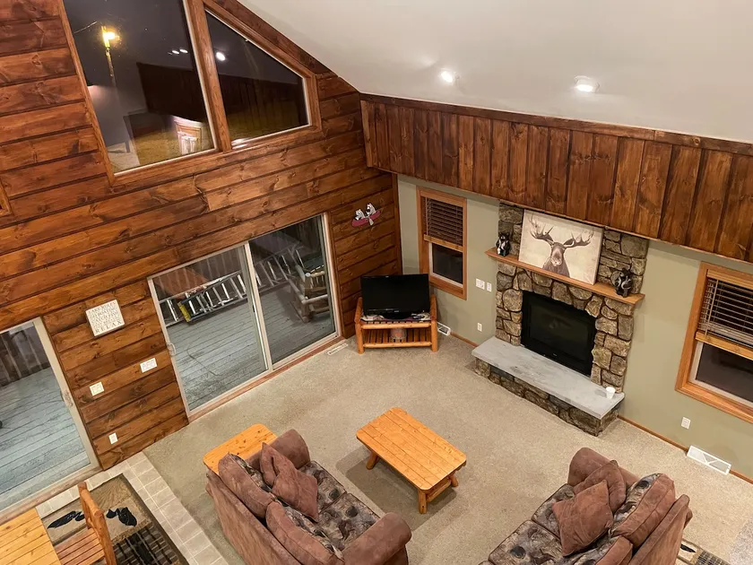 Lakefront Cabin on Snowmobile Tr - Image 1