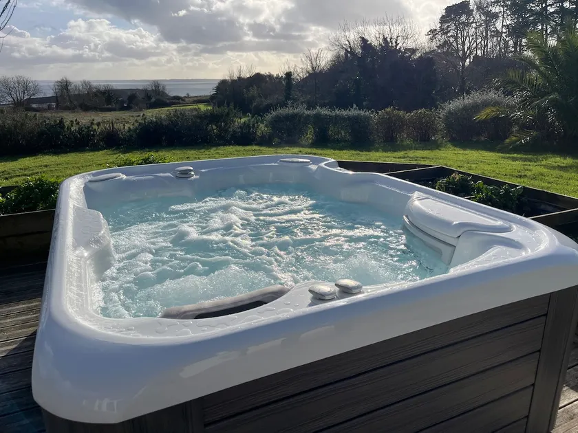 Sea, Surf and Spa! - Image 1