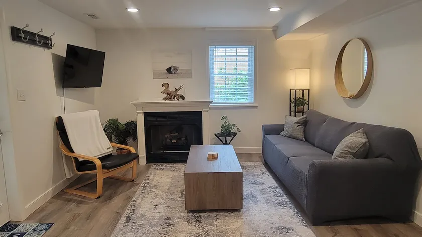 Modern Mechanicsville Luxury 1BR Apartment - Image 1