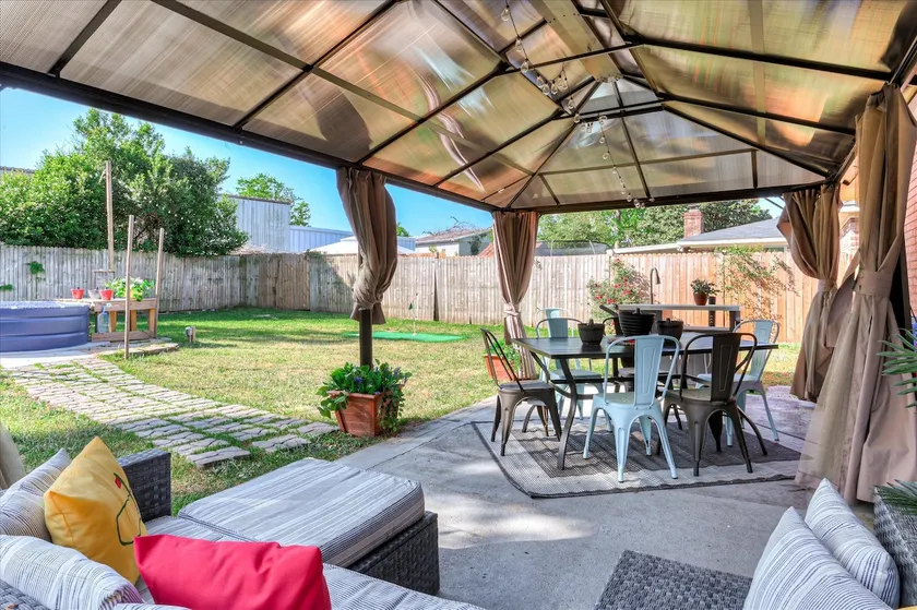 Outdoor Movie Theater & family fun - Image 1