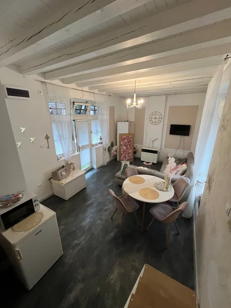 Eger Belváros Selfie Apartment - Image 1