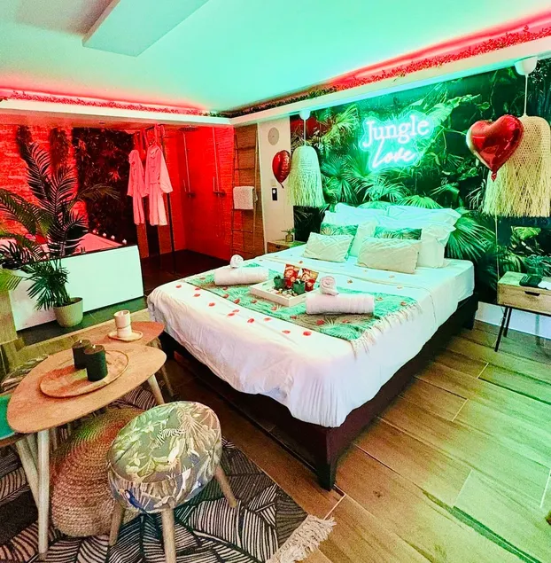 Jungle Love with Balneo Spa, 10 minutes from Disneyland - Image 1