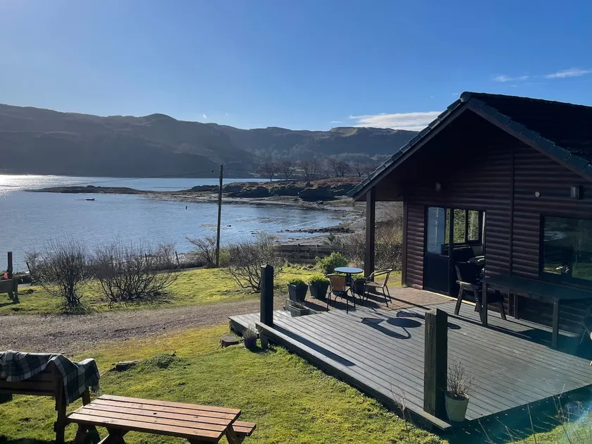 Horseshoe Bay Chalet with Stunning Sea Views - Image 1