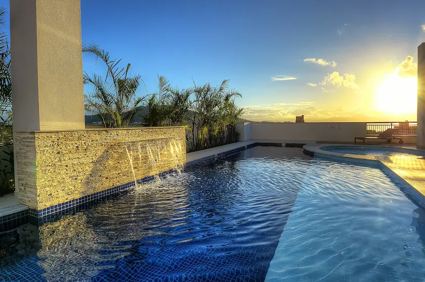 Elegant Flat with Sea View - Image 1