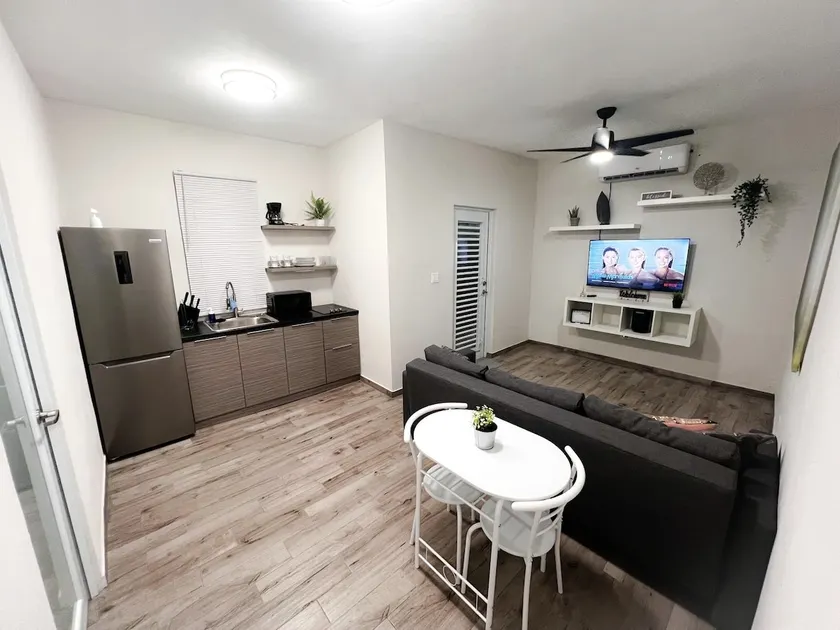 D'lujo Apartment #2 with A/C, Wi-Fi & Parking - Image 1