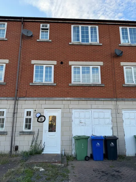 3 Floors Sleeps14 | 3 Baths | Parking Grimsby Clee - Image 1