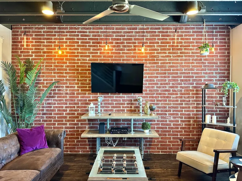 Charming LOFT style townhouse! - Image 1