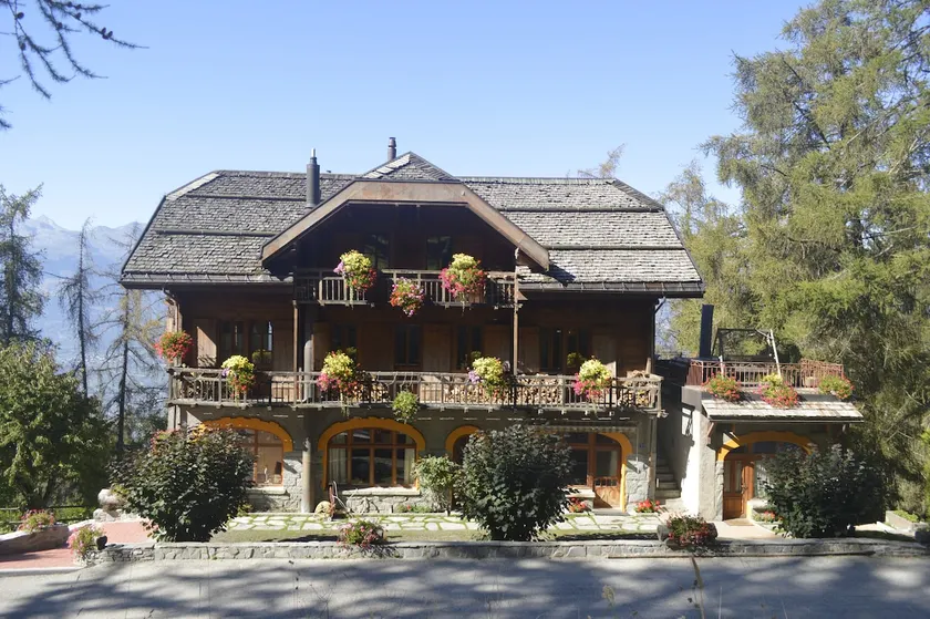 Your Ski Chalet - Image 1