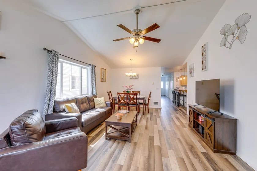Family-Friendly Columbia Falls Townhome w/ Views! - Image 1