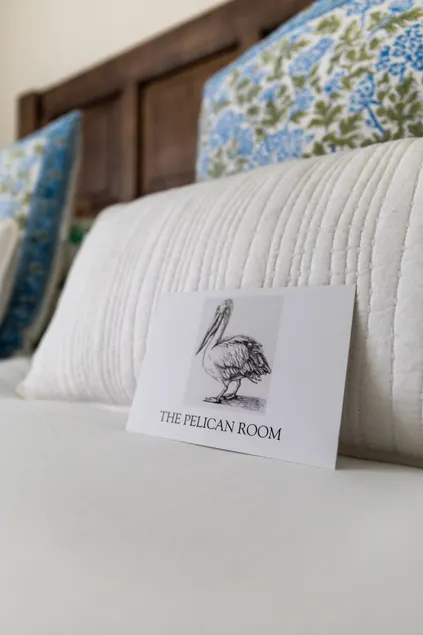 The Pelican Room-converted Cart Lodge near airport - Image 1